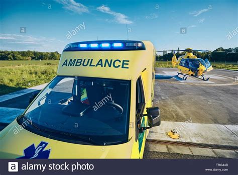 Ambulance Emergency Hi Res Stock Photography And Images Alamy