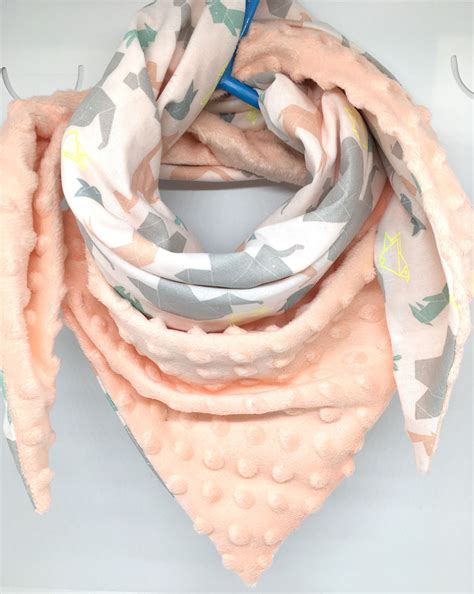 Foulard bandana tuto language:fr : RESERVE Echarpe enfant bandana minky et coton origami | Etsy | Echarpe enfant, Foulard bébé, Bandana