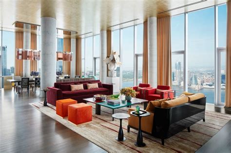 A Modern New York Apartment That Overlooks The Citys Skyline