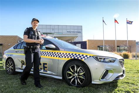 Holdens New Commodore Recruited By Sa Police Fleet Auto News