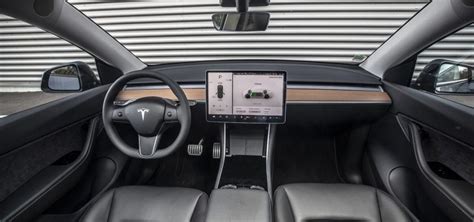 Premier Contact Exclusif Avec La Tesla Model Y électrique