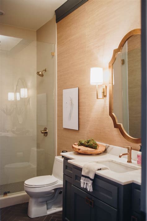 Simple, modern guest bathroom ideas. Chic Guest Bathroom Decor Ideas | Curls and Cashmere