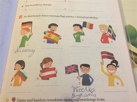 Rozpoznaj Kraje O Których Mówią Dzieci - Na ilustracji dzieci trzymają flagi państw z których pochodzą Zapisz