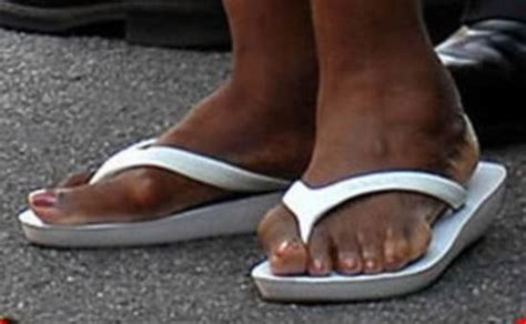 Celebrities With Ugly Feet 21 Pics
