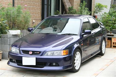 I've bought honda accord euro r cl7 in hong kong 1 month ago. Honda Accord (CL1) Euro R Premium 2000