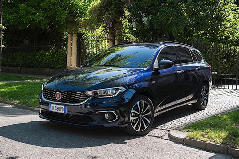 In the meantime, wagons (often by other names) have grown in popularity, and the older wagons are also drawing more fans. FIAT Tipo Station Wagon specs & photos - 2016, 2017, 2018 ...