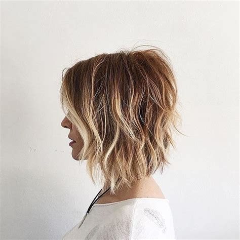 To recreate this look, get a layered hairdo and build that fabulous texture by highlighting the ends with a blonde honey shade and loose waves. 8 stunning short hairstyles with texture
