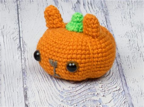 Halloween witch amigurumi pattern - Amigurumi Today | Crochet pumpkin ...