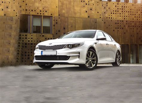 Kia Optima Review 2023 Drive Specs And Pricing Carwow