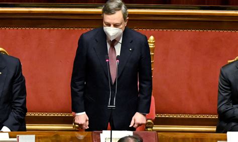 Il nostro paese è una comunità di vita, ed è necessario che lo divenga sempre di più». Anche i banchieri si emozionano. La prima volta di Draghi ...