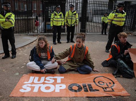 ‘just Stop Oil Activists Threaten To Start Slashing Priceless