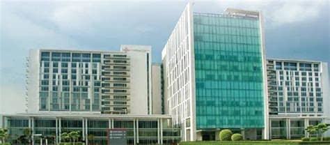 Medanta is a multisuperspeciality hospital in delhi ncr (gurugram), india and provides world class treatment including heart, liver, kidney transplants, cancer surgeries and radiation therapy. Medanta Hospital India| Best Joint Replacement Hospital India