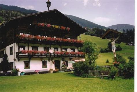 Posts about haus vor'm wald. Pension Gästehaus Finkenhof in Wald