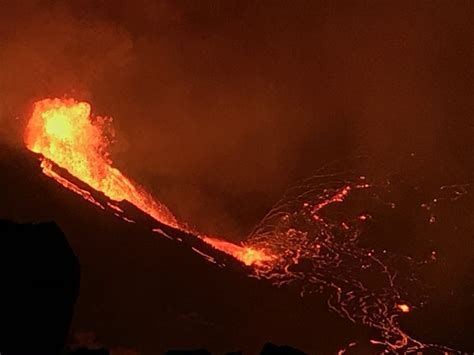 Hawaiis Kilauea Volcano Eruption Creates 600 Foot Deep Lava Lake