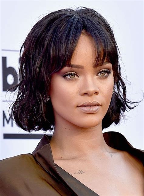Get The Look Rihanna’s Billboard Music Awards Textured Curls Rihanna Short Hair Rihanna