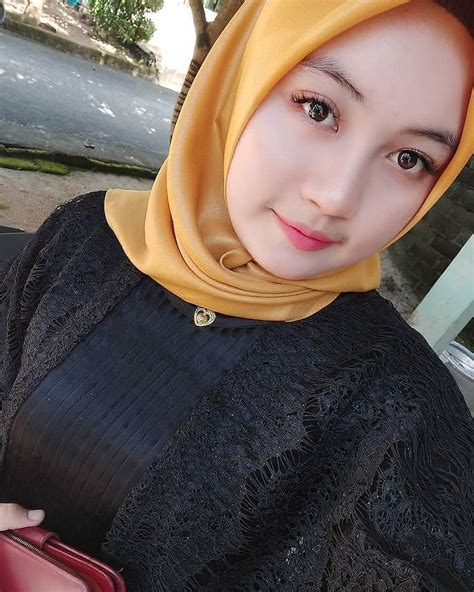 Pin Image By Selebriti Hijab Hijab Chic Gadis Gadis Cantik Gadis