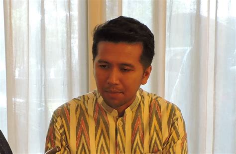 A singing pianist, emil dardak has written songs and some of his songs won in music festivals. Emil Dardak : Kemampuan Berempati Menjadi Landasan ...