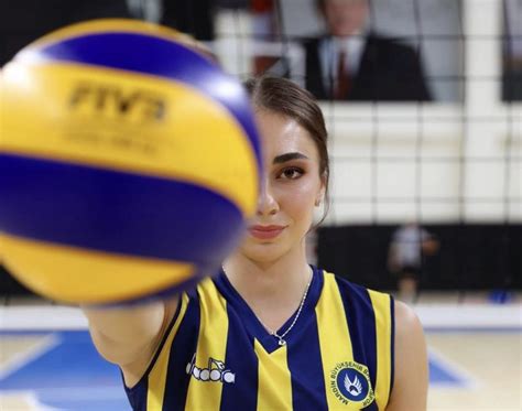 Ezra walian, 23, from indonesia persib bandung, since 2020 right winger market value: Esra Betül Çetin, Nevşehir Bld.'de - Voleybol Plus