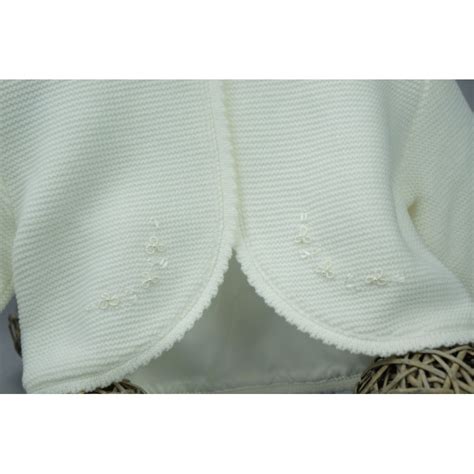 Accueil > fille > bébé fille > débardeur blanc bébé fille. Gilet de cérémonie bébé fille forme boléro en blanc ou ivoire.
