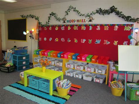These worksheets contain short reading assignments for your first grade students. What Happens in First Grade: Classroom Photo Tour!