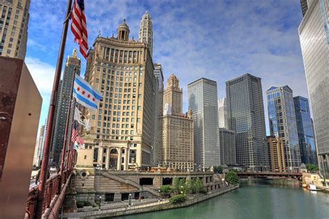 Land And River Architecture Tour Featuring Scenic Chicago North Side