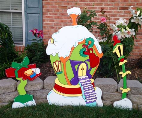 Grinch Yard Art Decorations Whoville Music House With Extras Grinch