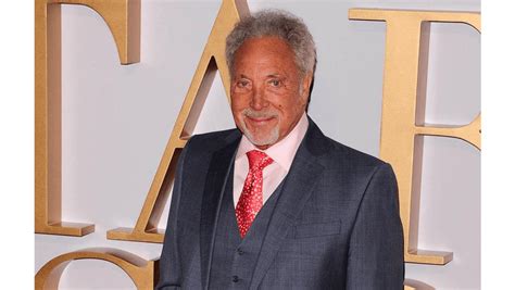 Tom Jones Wishes Hed Done More For Wife 8 Days