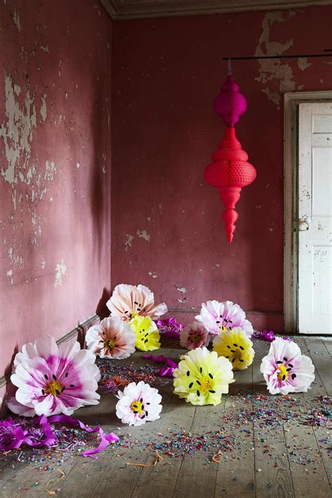 Beautiful Blooms That Will Never Wilt Diy Giant Paper Flowers