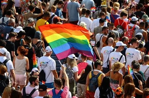 Mais de 15 5 milhões de brasileiros se identificam como LGBTQIAPN diz