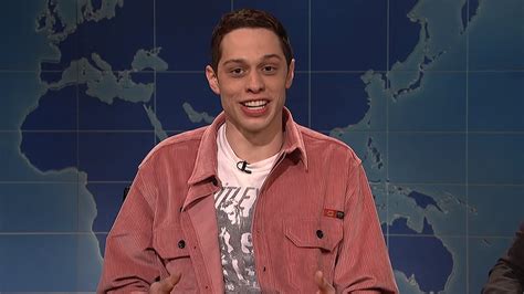 Saturday Night Live Star Pete Davidson Jokes About His Suicide Threat