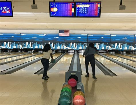 Pre-90 Day Students Go Bowling
