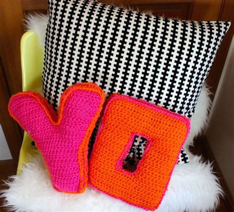 Diy Crochet Alphabet Pillows Craft And Diy Pinterest