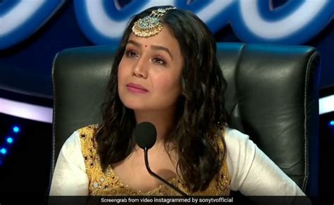 Indian Idol Contestant Forcibly Kissed Neha Kakkar Video Goes Viral इंडियन आइडल में ऑडिशन देने