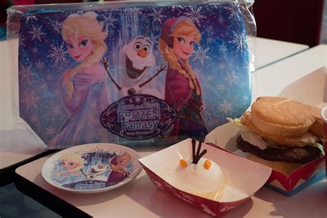 Anna And Elsas Frozen Fantasy Event Debuts At Tokyo Disneyland With