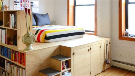 Betten mit bettkasten sind eine tolle lösung bei wenig wohnfläche. 16 Tiny Apartments in New York City Part 2 - YouTube