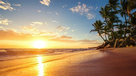 Tropical Beach Wallpaper Sunrise - Tropical Beach Screensavers and ...