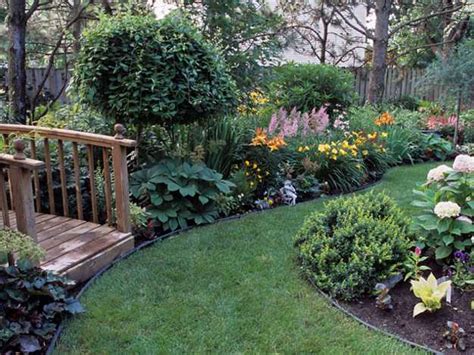 If you're trying to design a backyard on a budget, check out these affordable backyard ideas! 25 Beautiful Backyard Landscaping Ideas and Gorgeous ...