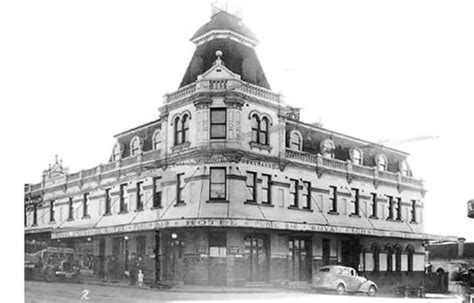 The Original Royal Exchange Hotel In Marrickvilleinner Sydney In 1930