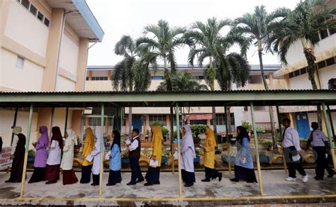 Barracuda campus sdn bhd basics construction sdn bhd batang aiskrim warna warni bank rakyat kuala terengganu bantuan kewangan in sekolah menengah kebangsaan sri mahkota wikipedia bahasa melayu ensiklopedia bebas. Jawab UPSR di sekolah sendiri, esok | Harian Metro