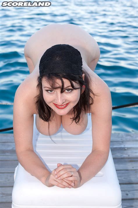 Legendary Boobs Models Lorna Morgan Nude On The Dock Scoreland Curvy