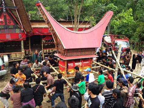 Rambu Solo Jenazah Abadi Di Tebing Toraja