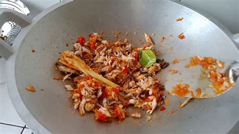 Mengkombinasikan resep masakan ikan dan sayur setiap harinya akan membantu anda untuk dapat mencukupi kebutuhan harian tubuh serta memberikan gizi yang seimbang. Resep dan cara membuat Ikan layang suwir pedas endes ...