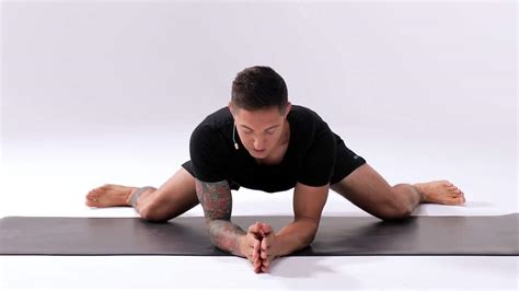 Frog Stretch Guide How To Benefits Muscles Worked And Variations Trendradars