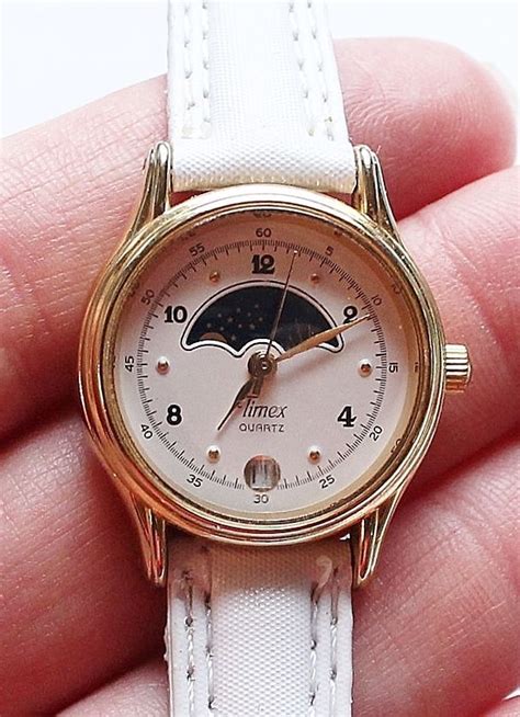 Then again rotate the crown clockwise back to 1 a.m. Women's TIMEX Watch w/ Moon Phase & Date on Dial | Timex ...