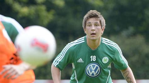 Kevin pannewitz statistics played in carl zeiss jena. Pannewitz' erfolgreicher Kampf gegen die Pfunde - B.Z. Berlin