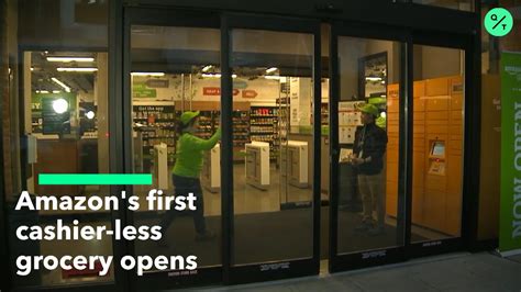 Amazons Cashier Less Grocery Opens Bloomberg