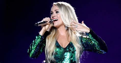 Carrie Underwood To Release New Holiday Album My Gift On Sept Watch Album Trailer