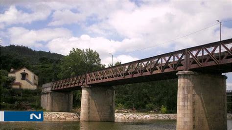 The population in 2011 was 16,733, in an area of 115.01 km. Castelo de Paiva: Prosseguem obras de beneficiação da ...