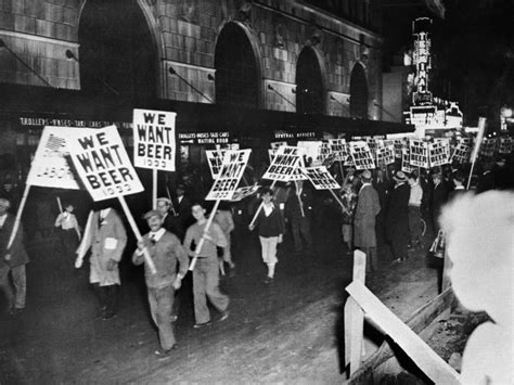 The dutch government has banned the sale of alcohol in supermarkets and slijterijen around the country. Historic Photos From The Prohibition Era (20 pics)