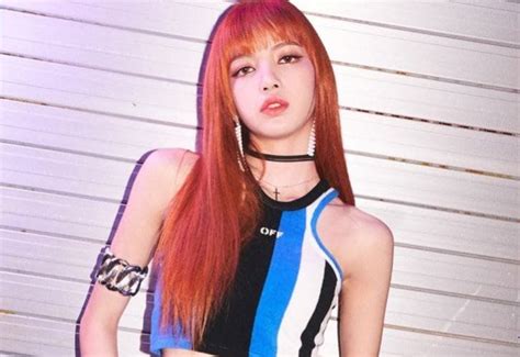 Ucc Blackpinks Lisa Becomes The First Ever Female Idol To Reach One